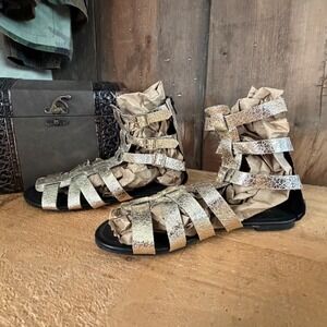 Rock & Republic Gold Metallic Gladiator Sandals Women's Size 8.5 Caged Zip Back